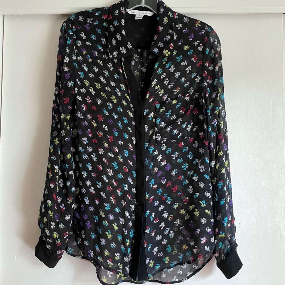 Diane Von Furstenberg Silk Black Floral Button Blouse Size 4 Tab Long Sleeve
